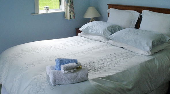 Palm House Bed and Breakfast in Pahi, North New Zealand